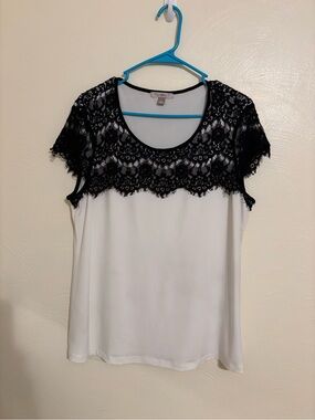 Roz & Ali XL White Blouse Black Floral Lace Yoke Short Sleeve Top